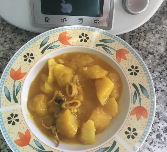 Guiso de Patatas con Chipirones