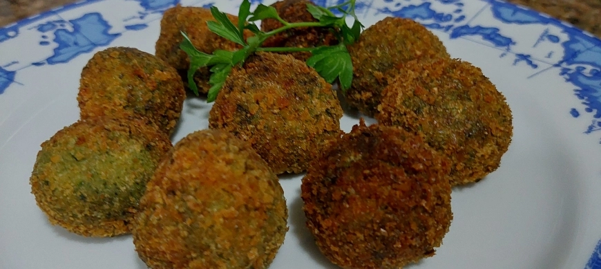 BOLITAS DE MERLUZA, GAMBAS Y ESPINACAS CON THERMOMIX