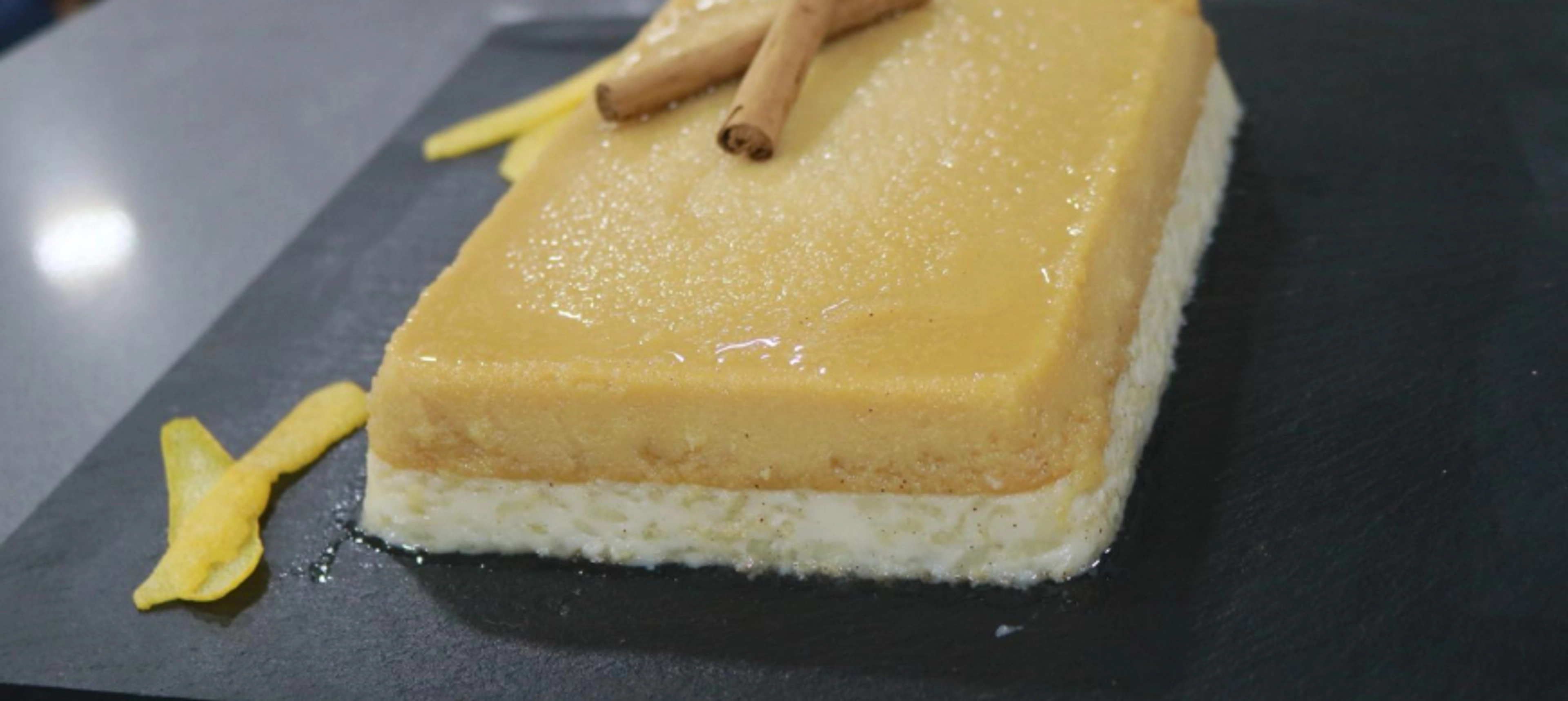 Tarta de torrijas y arroz con leche