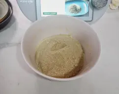 Step <p>Ponga en el vaso el pan duro el perejil y ,2 ajos y programe 10 segundos Velocidad 10.</p><p>Saque un poco para el empanado.</p><p>Incorpore la carne y los huevos y programe 30 segundos Velocidad 3.</p><p>Retirar a un bol</p> illustration