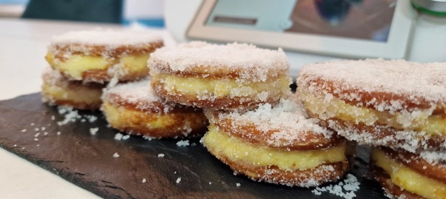 GALLETAS FRITAS CON CREMA CON THERMOMIX