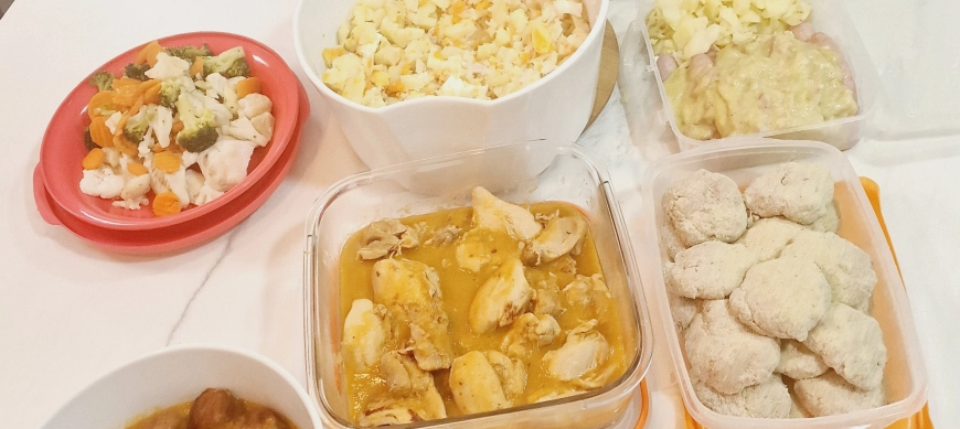 Menú Bach Cooking con thermomix: Albondigas en salsa, pollo en salsa,filetes rusos,arroz de guarnición