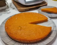 Step <p>- Vuelque el contenido del vaso en la tartera, introduzca en el horno durante 40 mtos aproximadamente por arriba y por abajo ó hasta que al pincharlo con una aguja ésta salga limpia</p> illustration