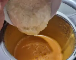 Step <p>- Incorpore el resto de los ingredientes y mezcle 5 seg /vel 3, terminé de mezclar con la espátula si fuese necesario</p> illustration