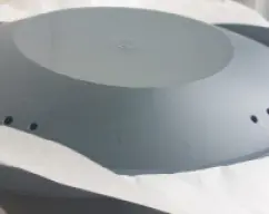 Step <p>Colocamos la bandeja varoma con el papel vegetal encima de la varoma y ponemos el arroz y los 400 gramos de agua y un pellizco de sal. Podemos salpimentar a nuestro gusto (ajo molido, perejil, pimienta, etc.)</p> illustration