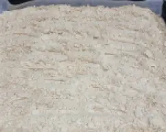 Step <p>- Con el horno precalentado a 180° </p><p>- Ponga en una fuente de horno un papel encerado y sobre este las almendras y harina pulverizadas</p><p>- Tueste al horno durante 30 mtos aproximadamente, debe quedar de un leve color dorado como se aprecia en la foto</p> illustration