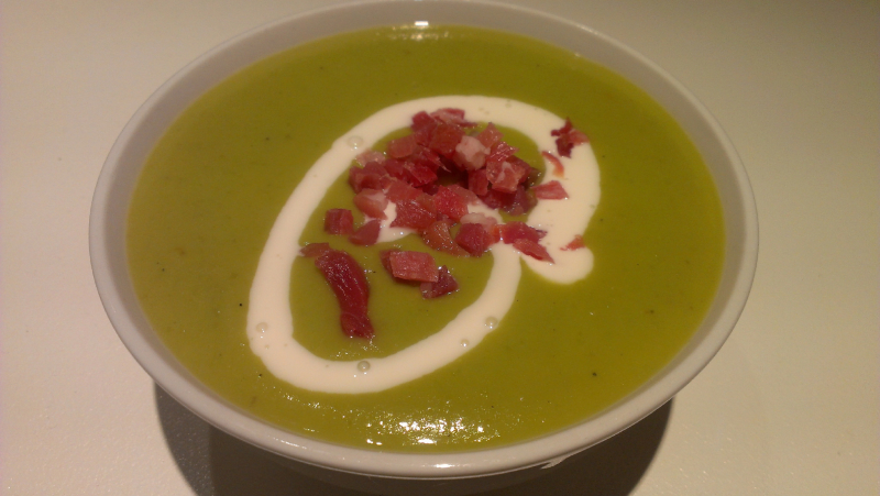 CREMA DE GUISANTES CON JAMON