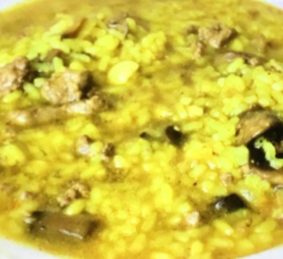 Arroz con higaditos de pollo